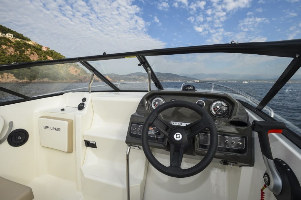 Bayliner VR5CU