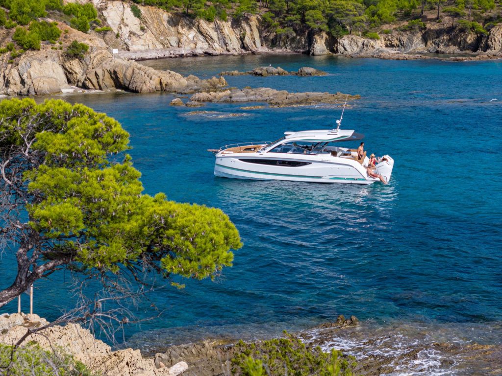 Jeanneau TH 38