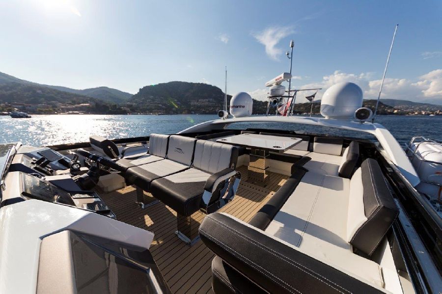 Galeon 650 SKY