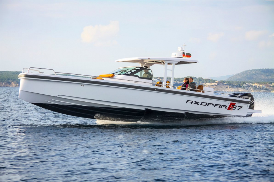 Axopar 37 T-Top