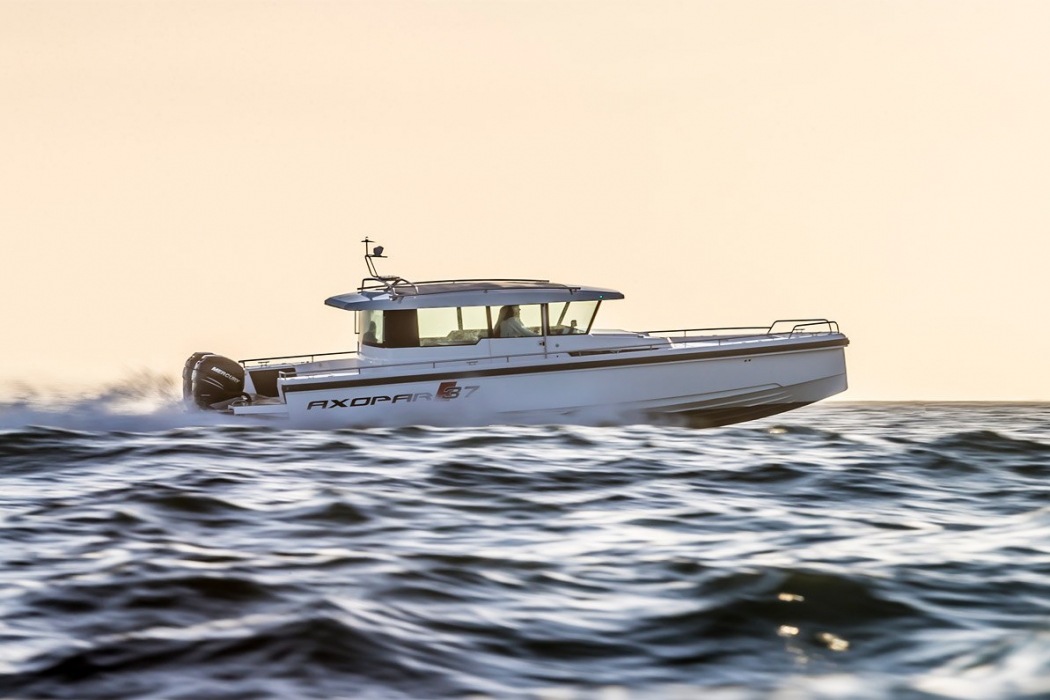 Axopar 37 Cabin