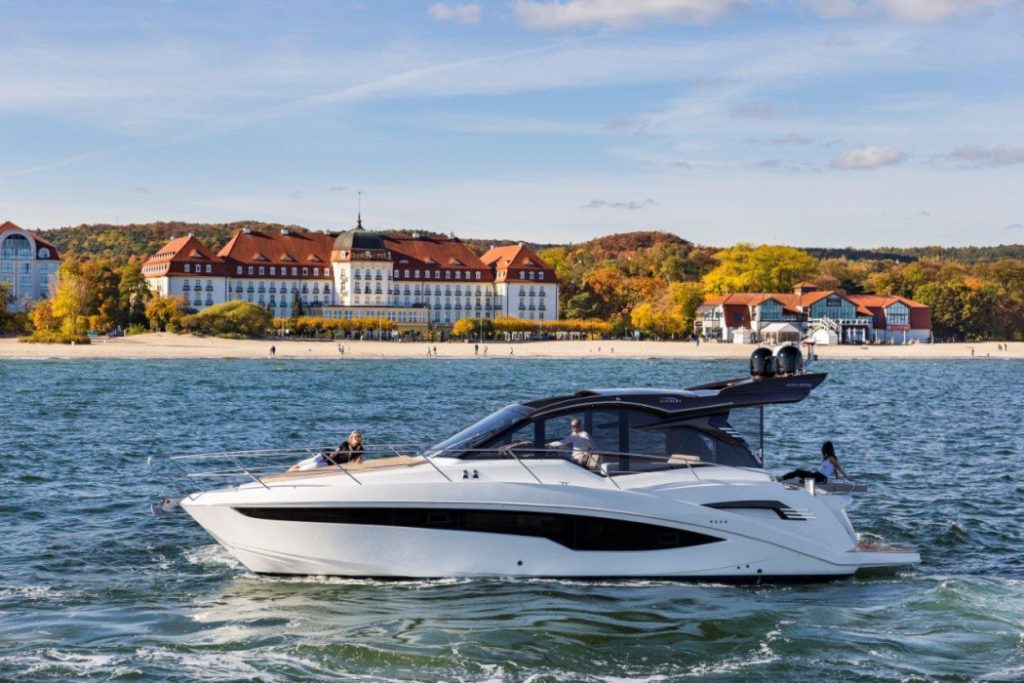 Galeon 425 HTS