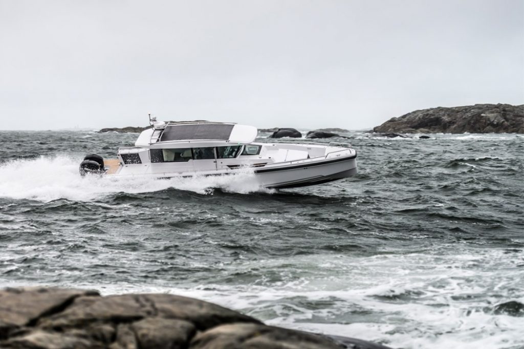 Axopar 37 CABIN