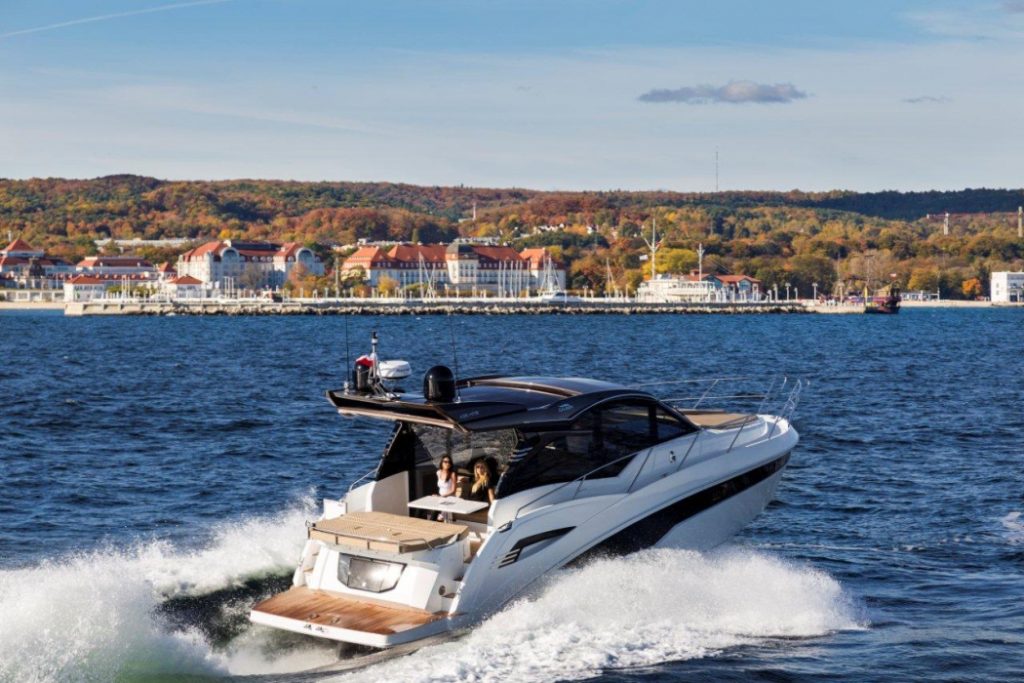 Galeon 425 HTS