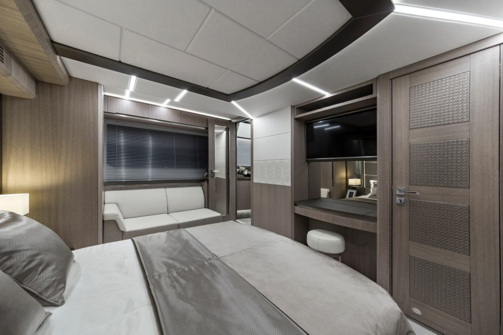 Galeon 640 FLY