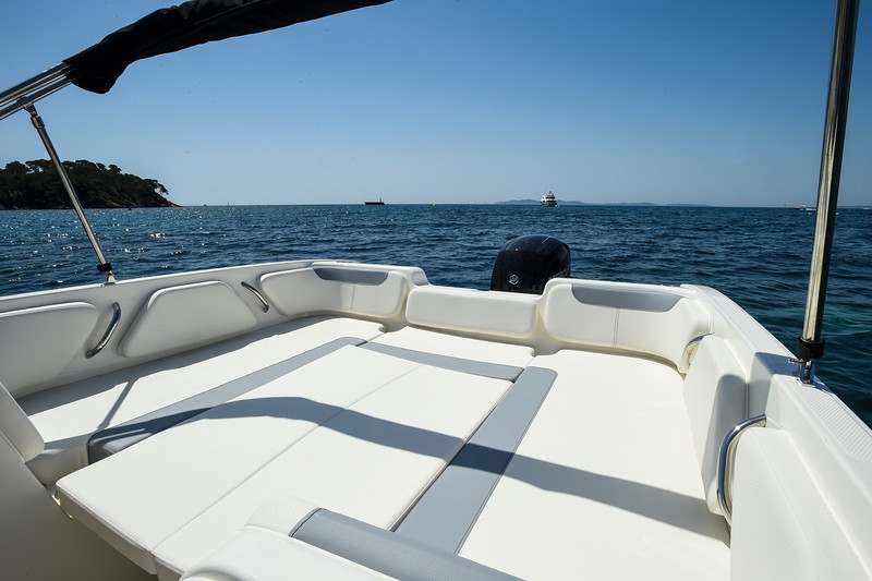 Bayliner E7