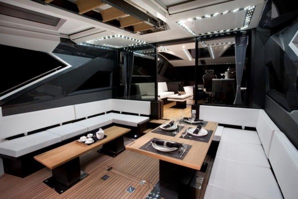 Galeon 700 Skydeck