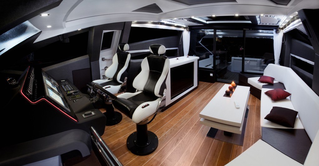 Galeon 700 Skydeck