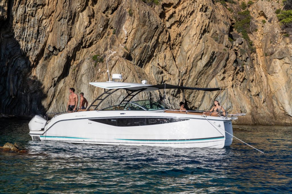 Jeanneau TH 33