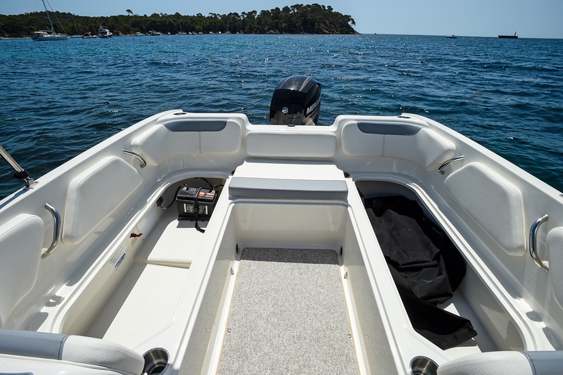 Bayliner E7