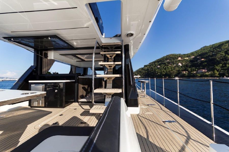 Galeon 650 SKY