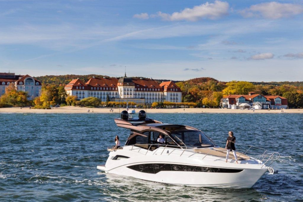 Galeon 425 HTS