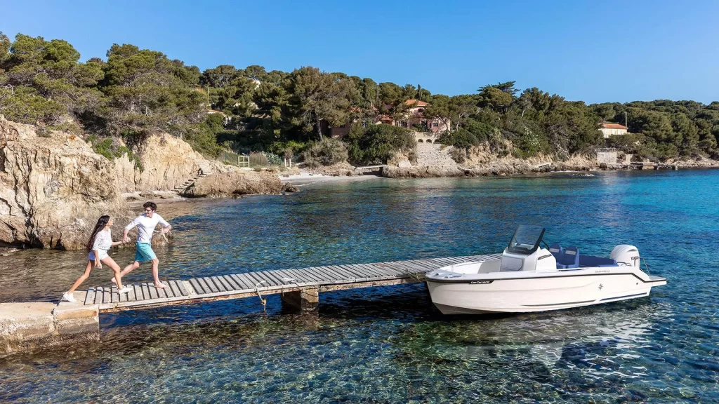 Balta Cap Camarat 6.0 CC be T formos stogo prie prieplaukos
